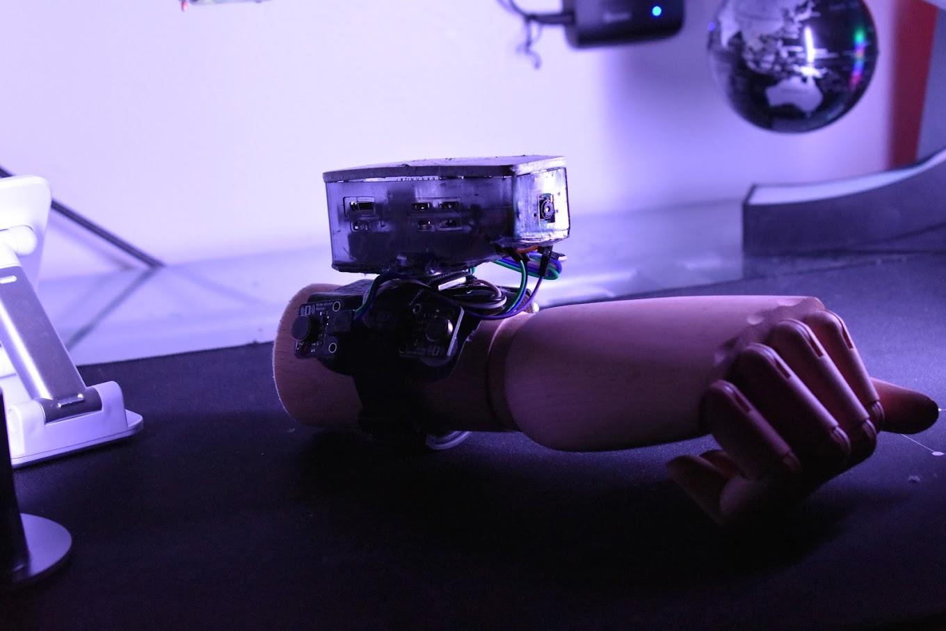 InsightWearAI smart gloves project image